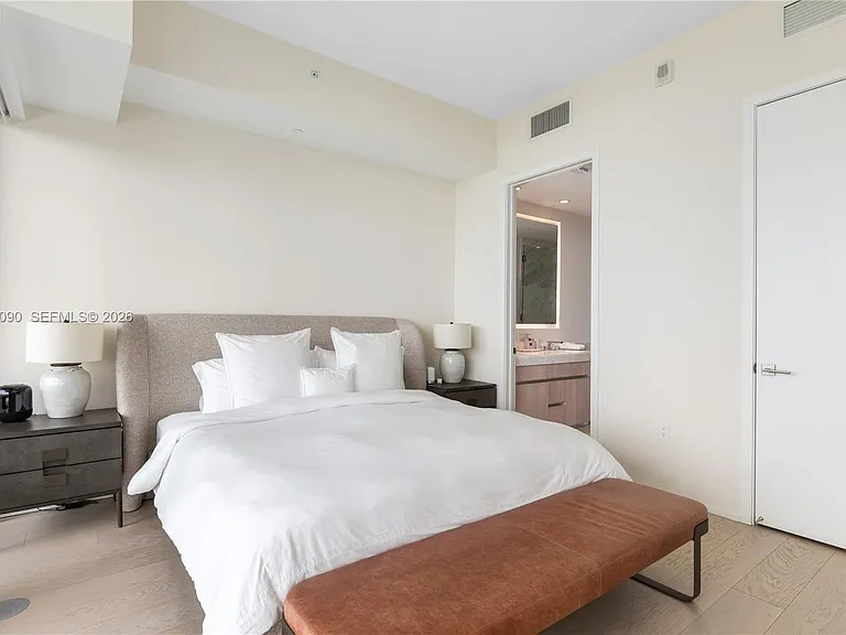 2831 S Bayshore Dr #2006 — Photo 11