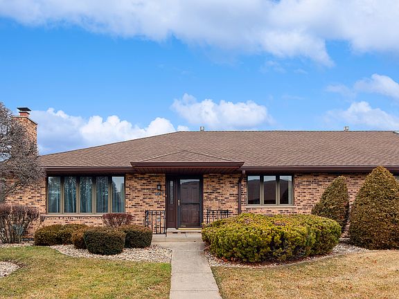 3rd image of 8316 Aspen Ln