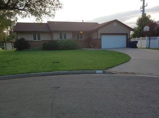 525 Meadowbrook Ct, Newton, KS 67114