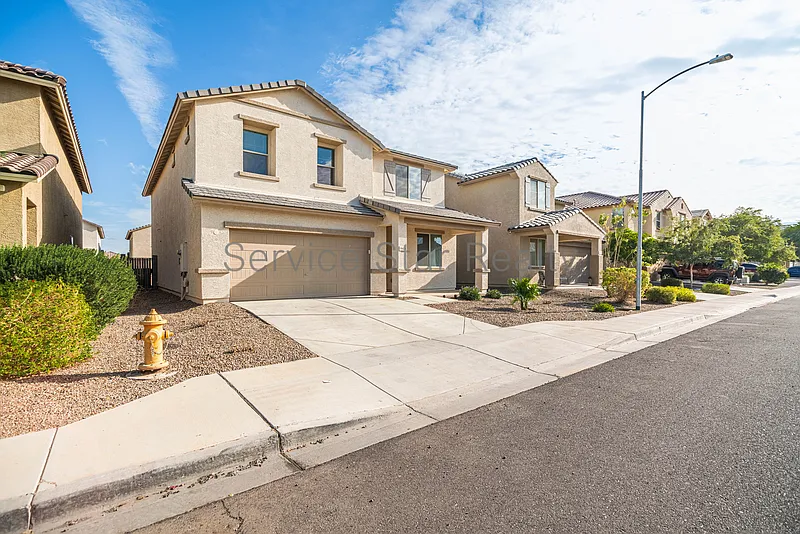 4 bed, 3.0 bath, 3100 sqft, $2,699 — Photo 3
