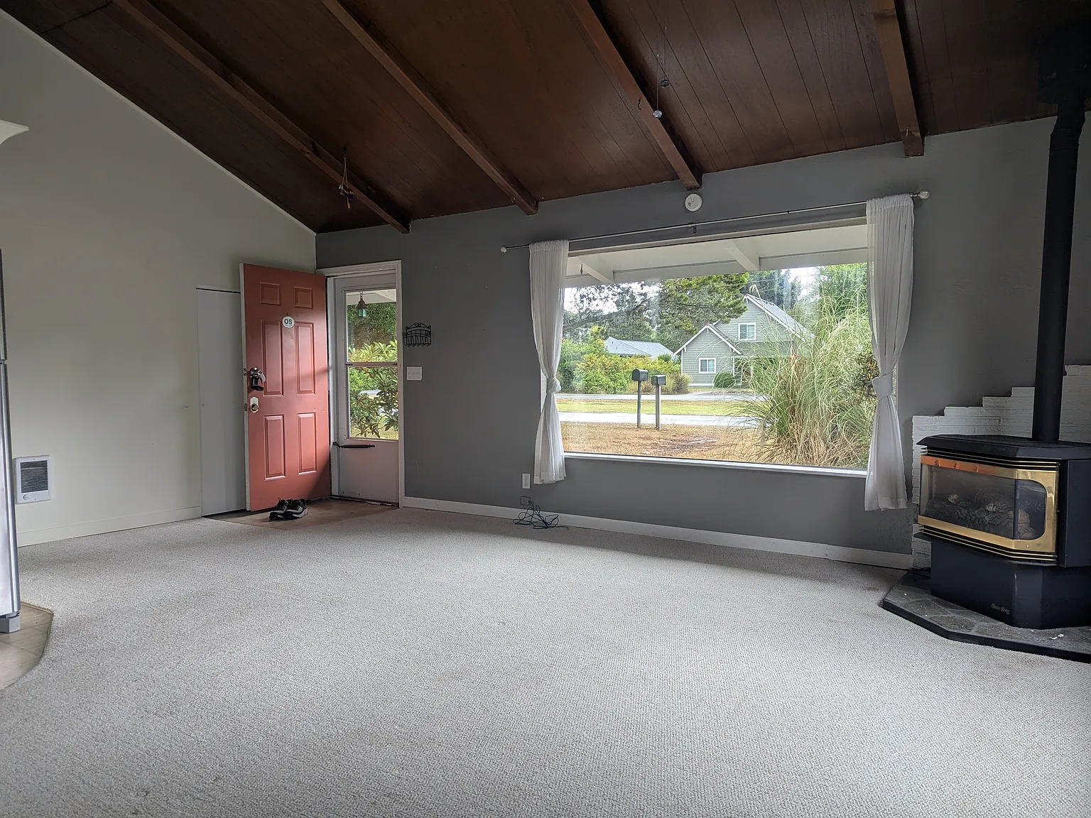 2 bed, 866 sqft, $1,600 — Photo 2