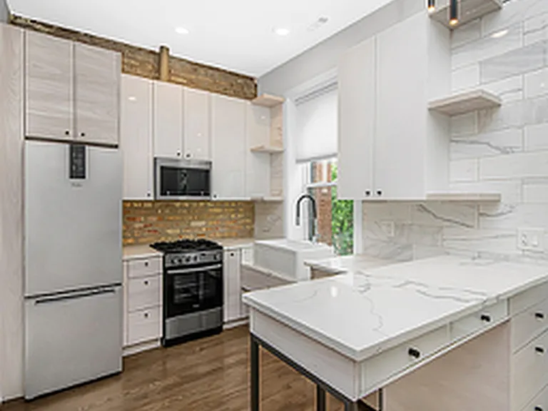721 W Melrose St #3F — Photo 10