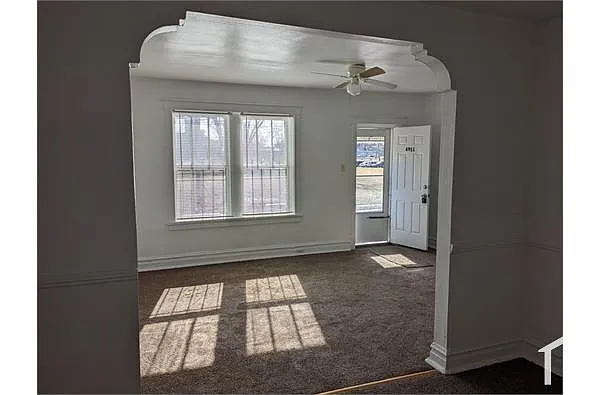 Building Photo - 4951 Warwick Ave #1