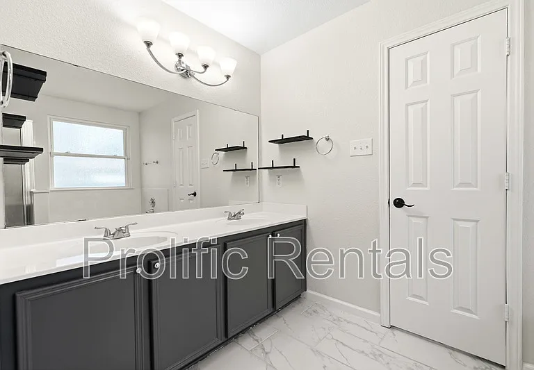 5304 Oster Dr — Photo 17