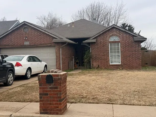 1005 N Blackwelder Ave, Edmond, OK 73034