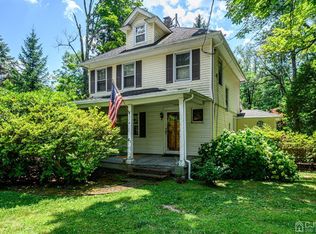 323 Stirling Rd, Watchung, NJ 07069