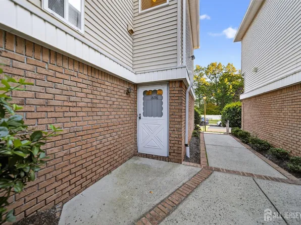 1606 Madaline Dr, Avenel, NJ 07001
