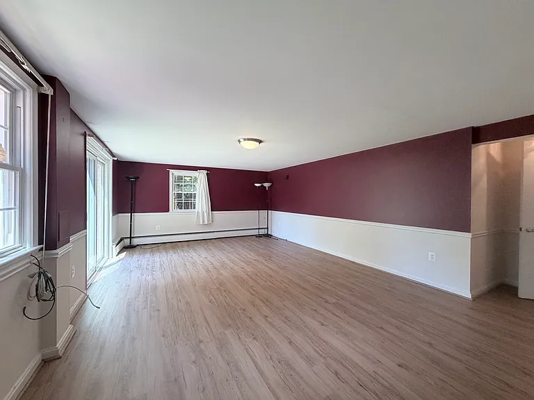 7529 Cayuga Ave — Photo 41