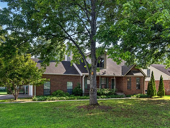 3rd image of 519 Winthorne Ct