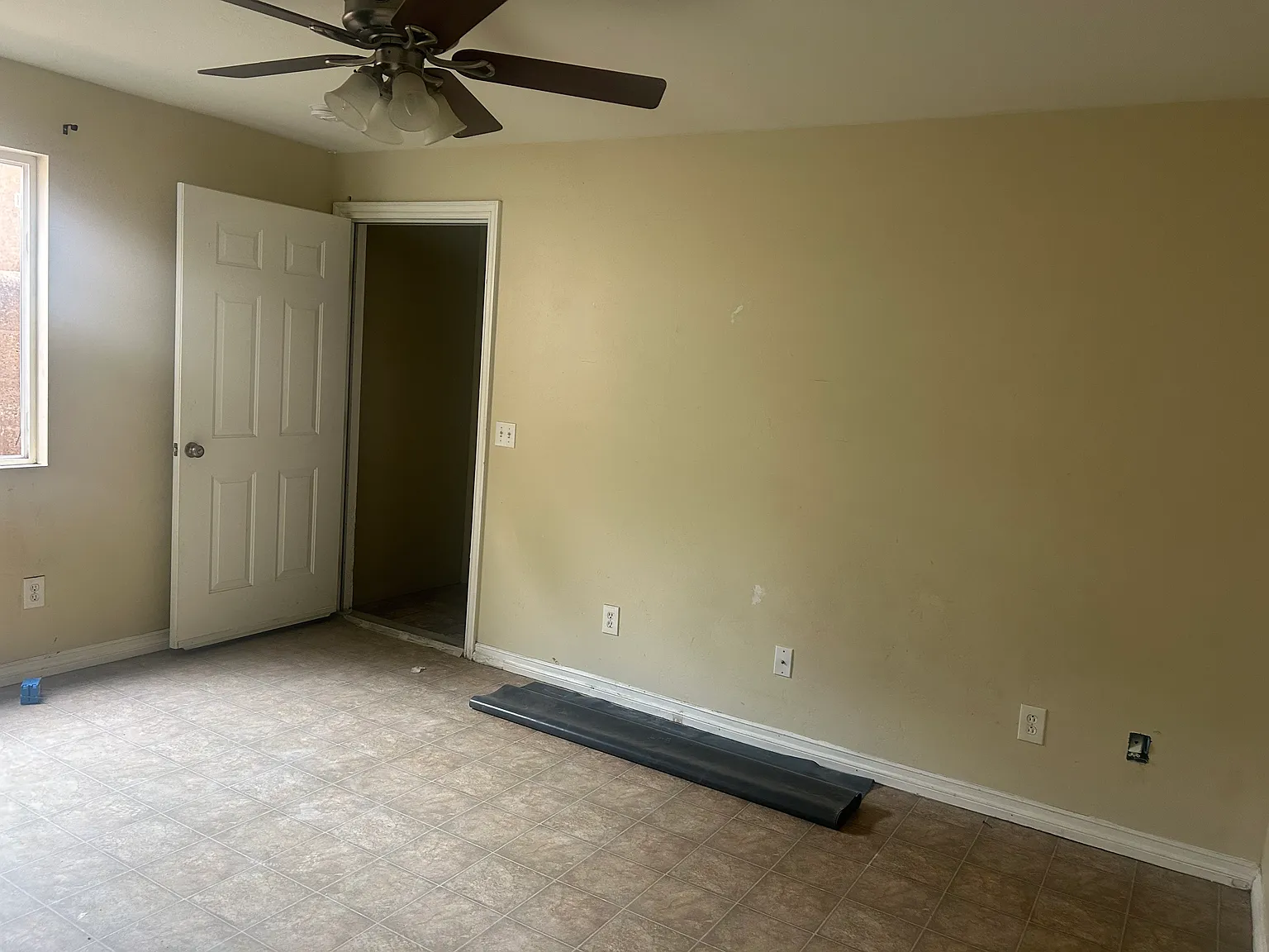 Studio, 350 sqft, $2,000 — Photo 2