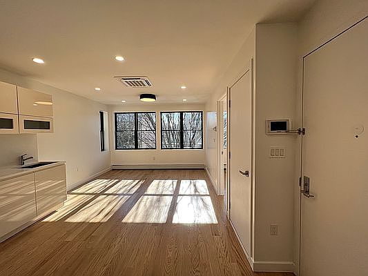 2nd image of 611 Greene Ave APT 3