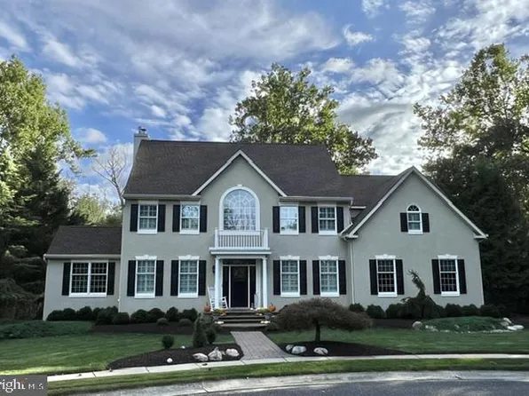 12 Bennington Dr, Medford, NJ 08055