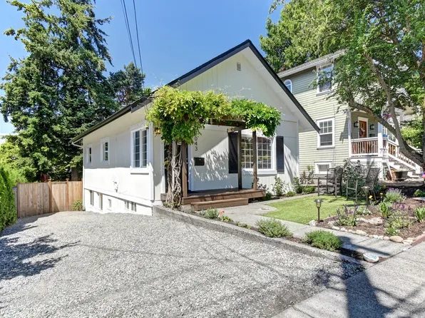 7043 17th Ave NW, Seattle, WA 98117