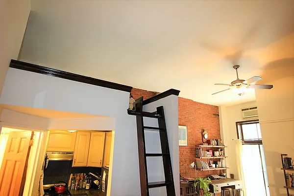 Rented by City Connections Realty | media 37