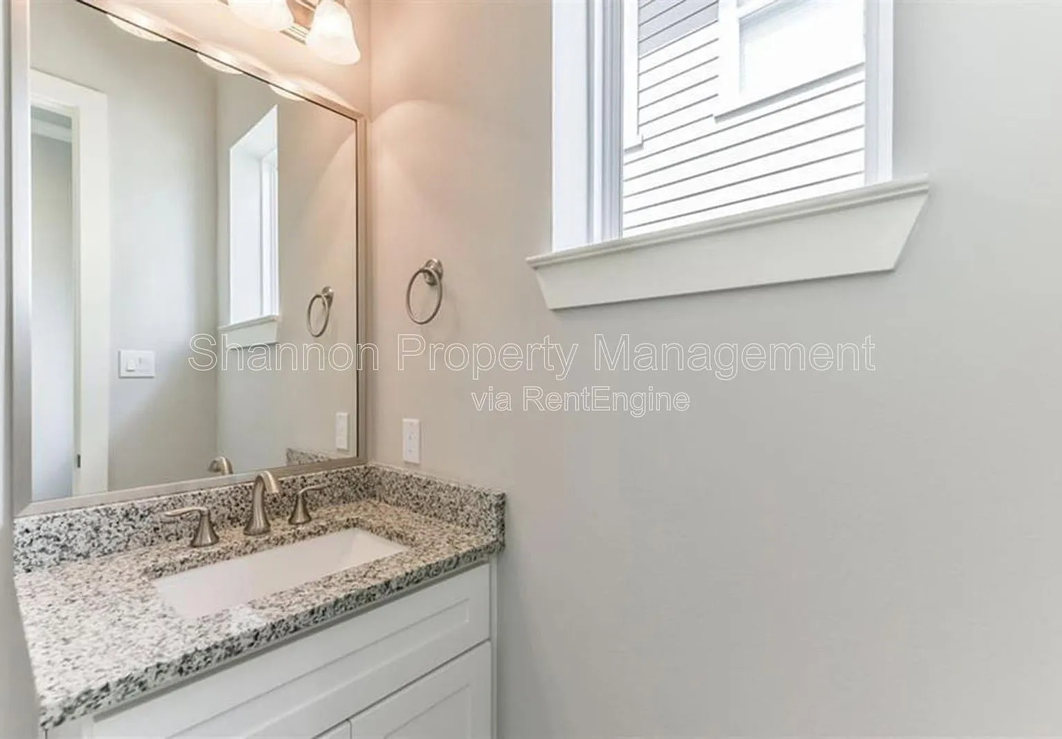 3 bed, 3.5 bath, 2627 sqft, $2,950 — Photo 3