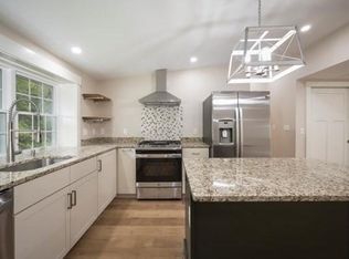 36 Rhodes Cir, Hingham, MA 02043