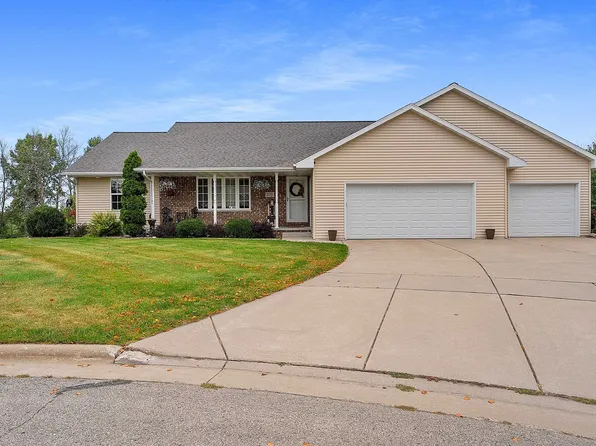 575 E Conservancy Ct, Green Bay, WI 54311