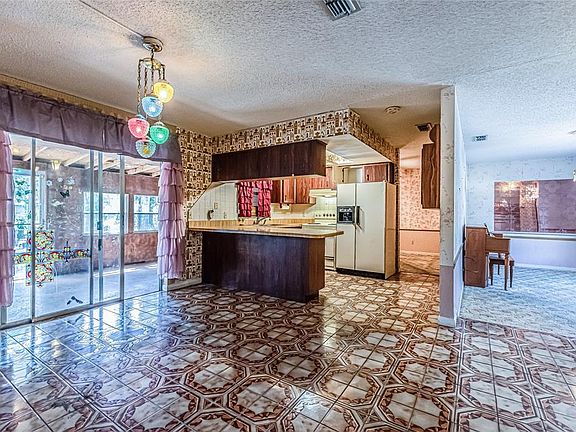 5th image of 7318 Exter Way