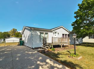 5396 Heartwood Ln, Roscoe, IL 61073