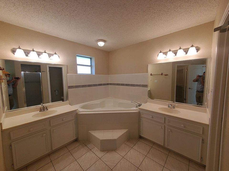 1st image of 34767 Saint John Ave
