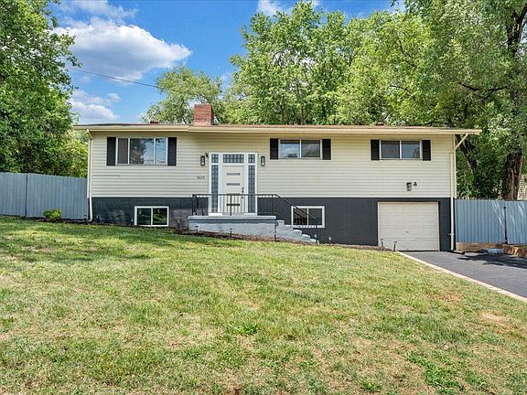 2nd image of 3619 Lilac Ave NW