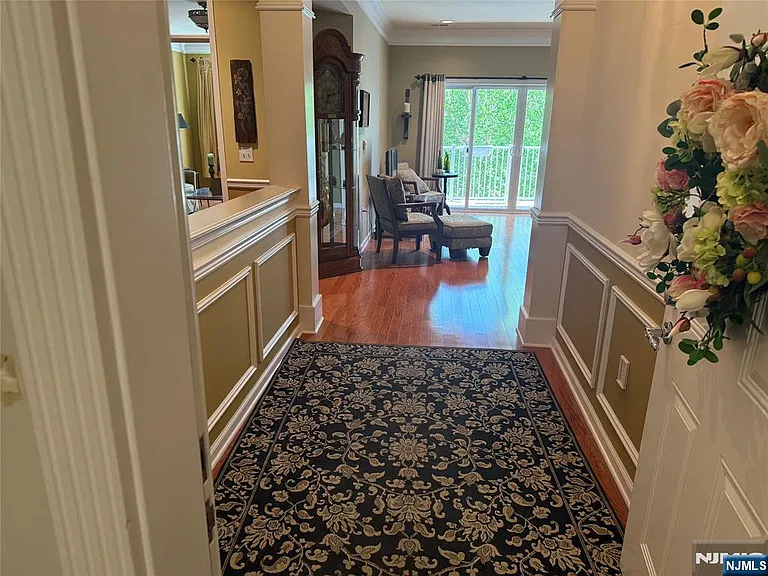 1118 Warrens Way — Photo 3
