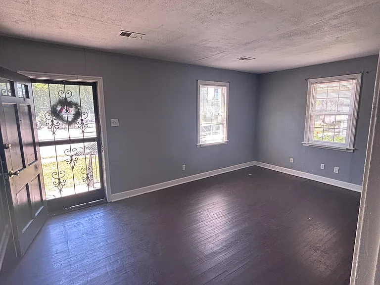 1116 N Holmes St — Photo 2