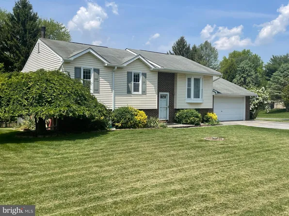 2800 Rainbow Dr, Westminster, MD 21157