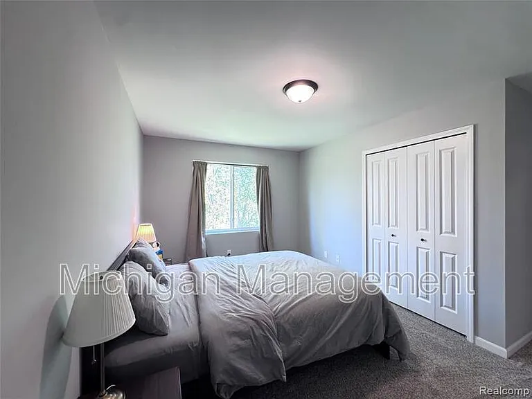 6149 Woodridge Ln — Photo 25