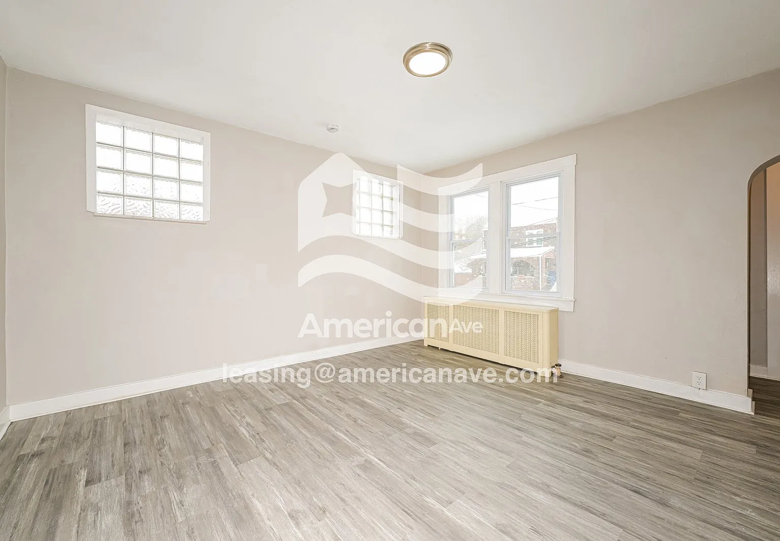 3 bed, 1.0 bath, 1156 sqft, $1,297 — Photo 3