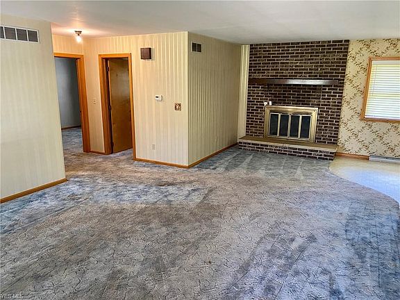2nd image of 3013 Meadowbrook Dr
