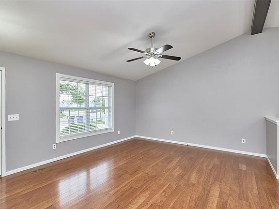 4th image of 1210 Sleepy Hollow Dr