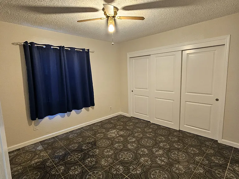 9333 Elizabeth Ave — Photo 3