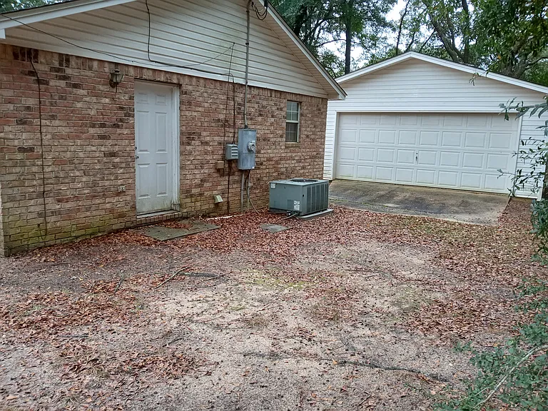 6519 Robie Rd — Photo 3