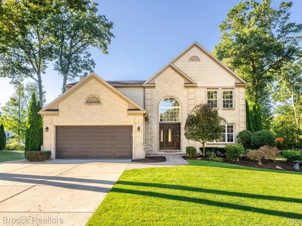 1950 Blue Stone Ln, Commerce Township, MI 48390
