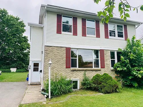 34 Woodstone Cres Photo 1