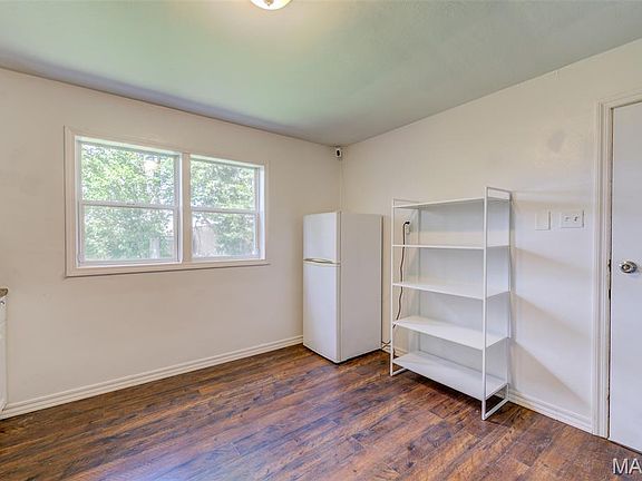 5th image of 6119 Garfield Ave