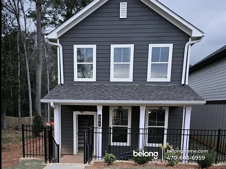 300 Dempsey Dr — Photo 2