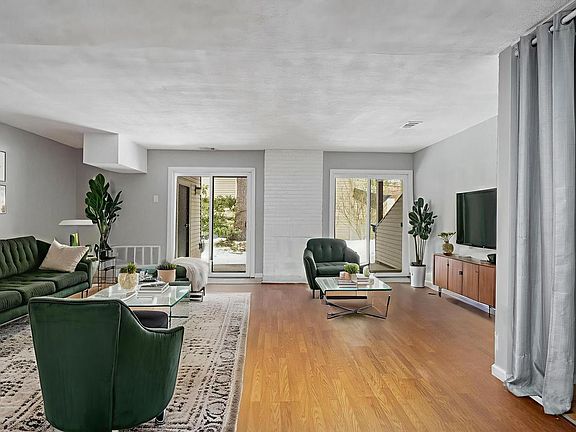 4th image of 607 Bromley Est