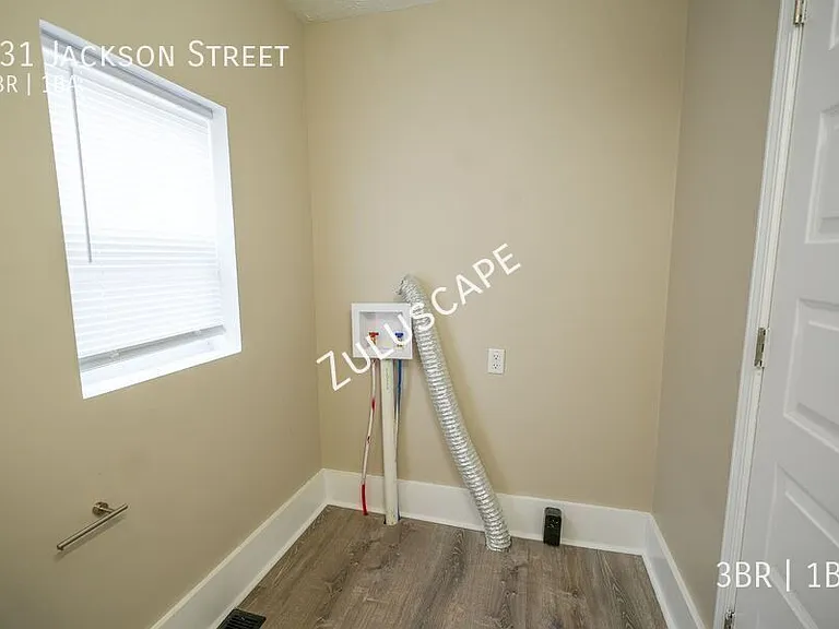 231 Jackson St — Photo 9
