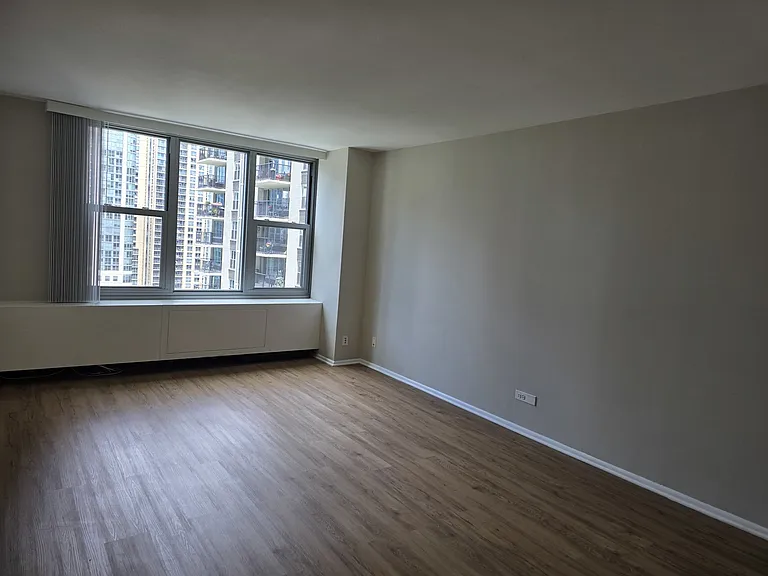 400 E Randolph St #2316 — Photo 2