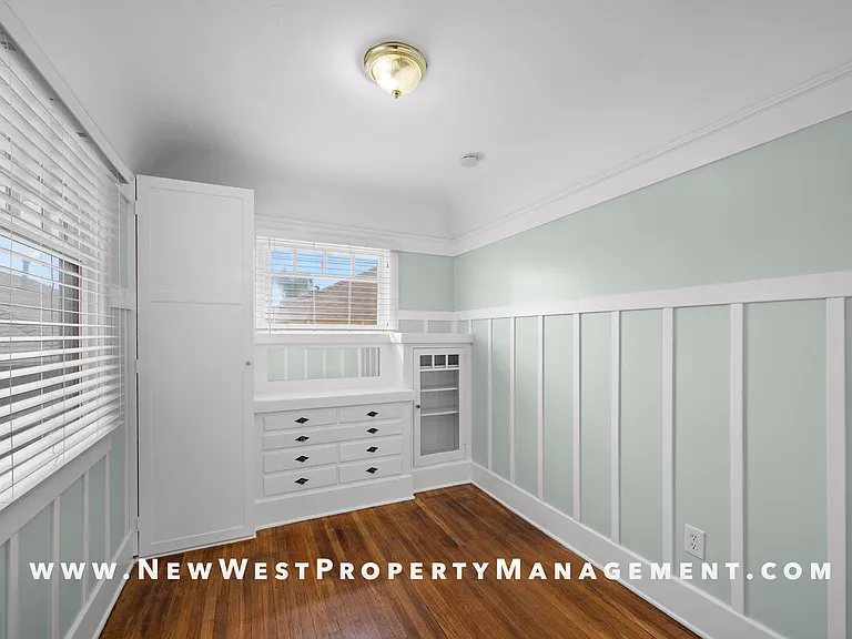 2417 Market St — Photo 17