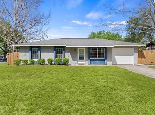 1101 Spruce Ct, Tavares, FL 32778