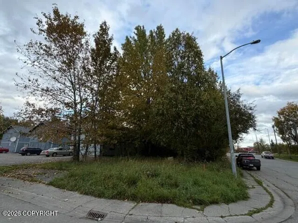 941 E 45th Ct, Anchorage, AK 99503