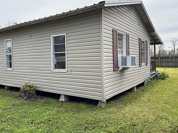 Exterior corner - backyard