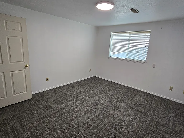 54 N 25th Ave — Photo 12