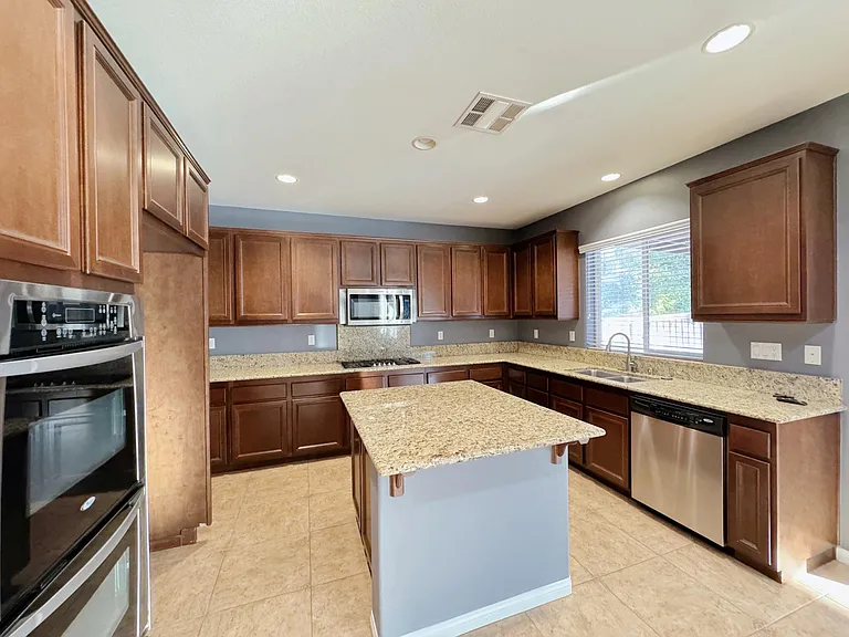 1373 Aztec Ct — Photo 12