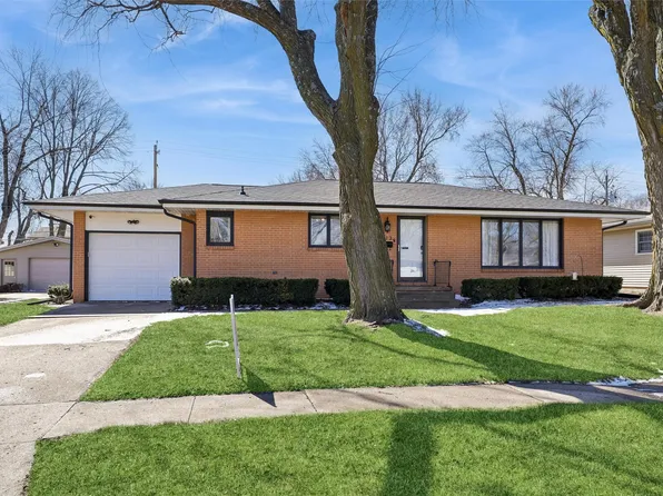 313 SE 9th St, Ankeny, IA 50021
