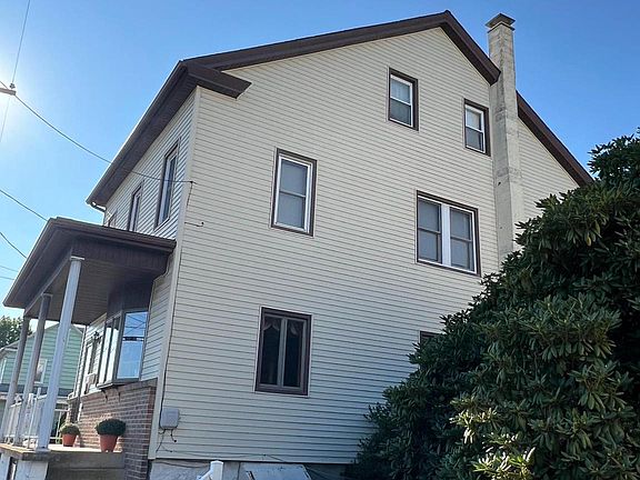 2nd image of 1025 E Grand Ave