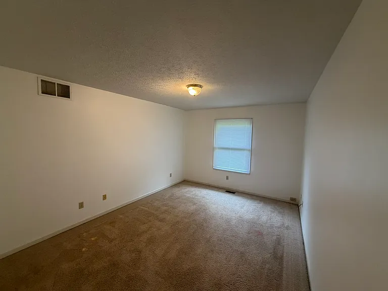 3rd bedroom, also larger than usual bedroom.